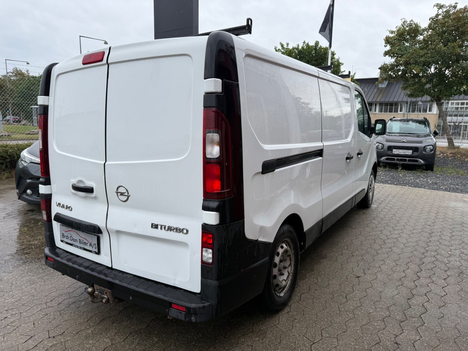 Hvid Opel Vivaro fra 2018