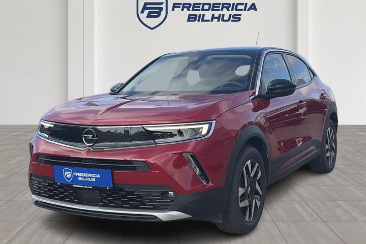 Rød Opel Mokka-e fra 2022 set udefra