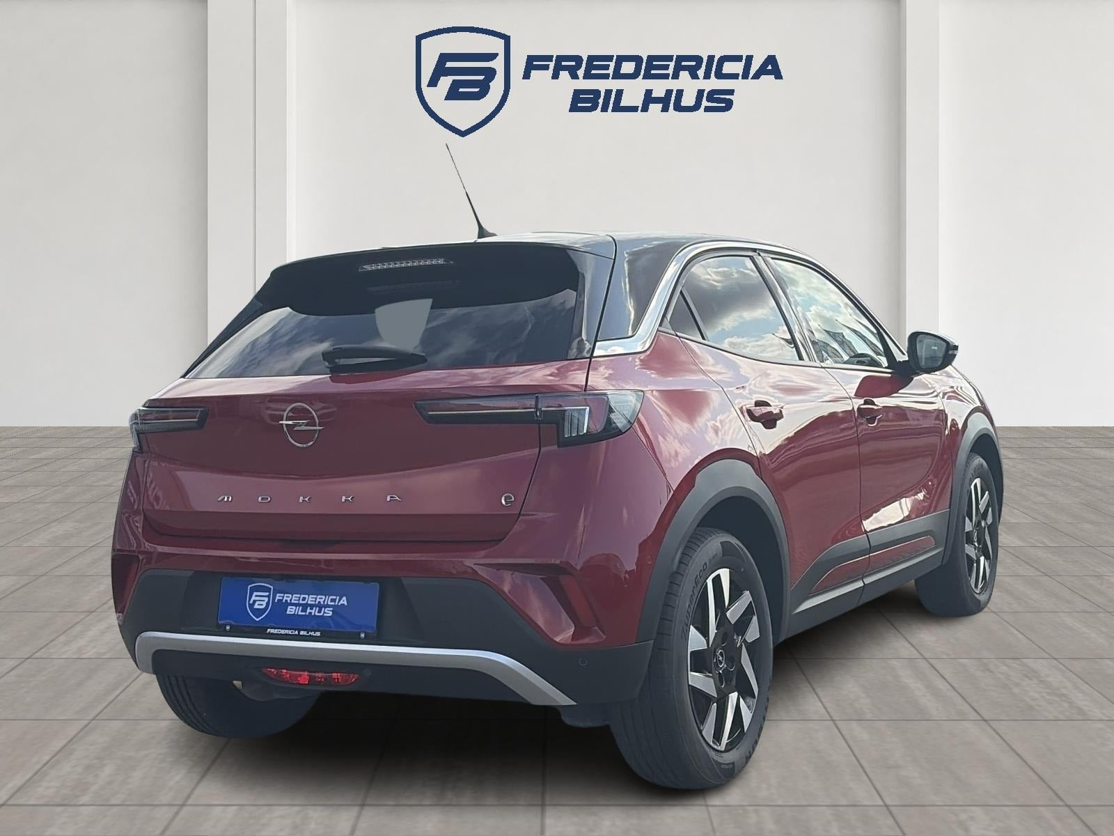 Rød Opel Mokka-e fra 2022