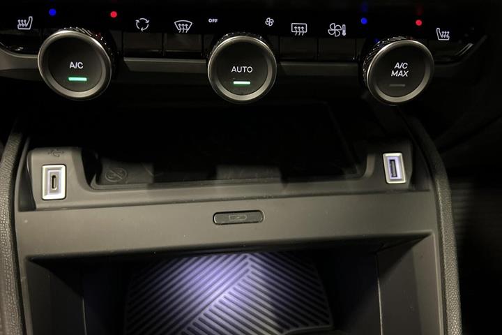 Sort Citroën ë-C4 X fra 2023