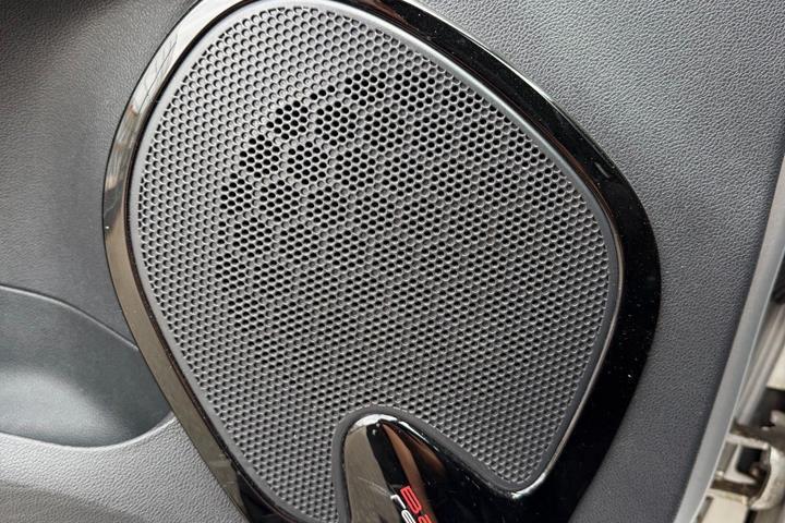 Sølv Renault Clio IV fra 2016