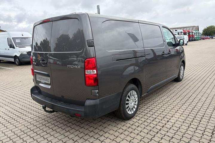 Grå Toyota ProAce fra 2023