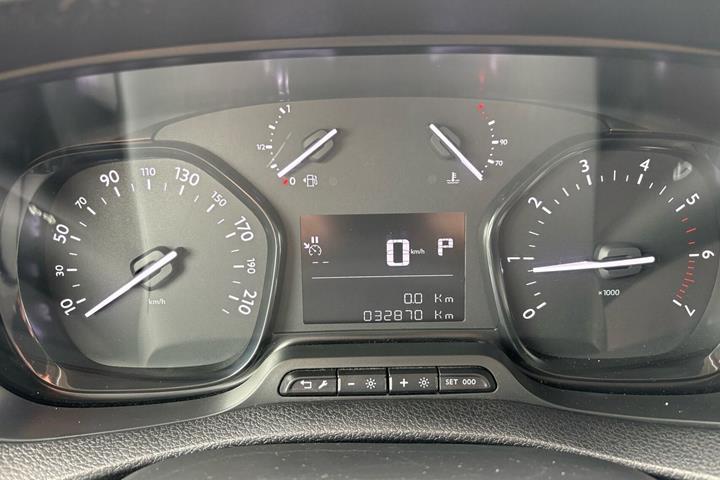 Grå Toyota ProAce fra 2023