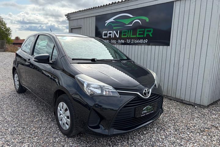 Sort Toyota Yaris fra 2015