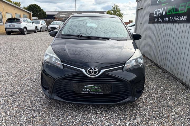 Sort Toyota Yaris fra 2015