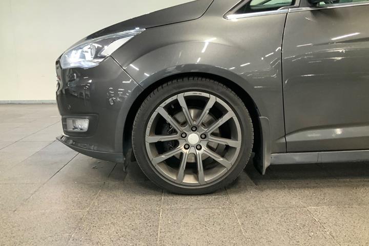 Grå Ford C-MAX fra 2017
