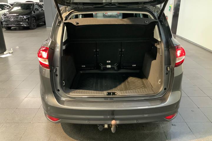 Grå Ford C-MAX fra 2017