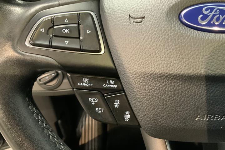 Grå Ford C-MAX fra 2017