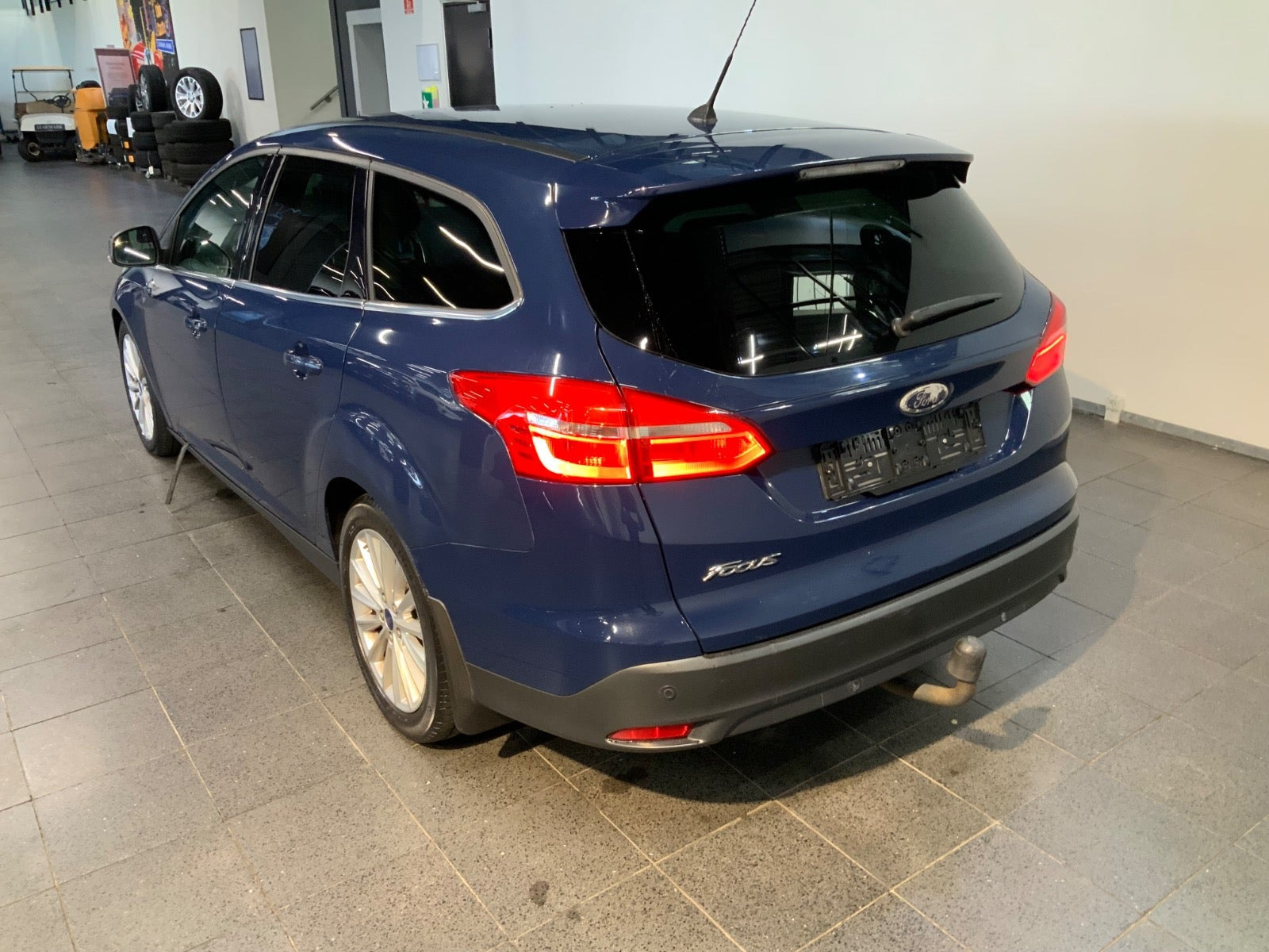 Blå Ford Focus fra 2016