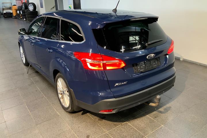 Blå Ford Focus fra 2016