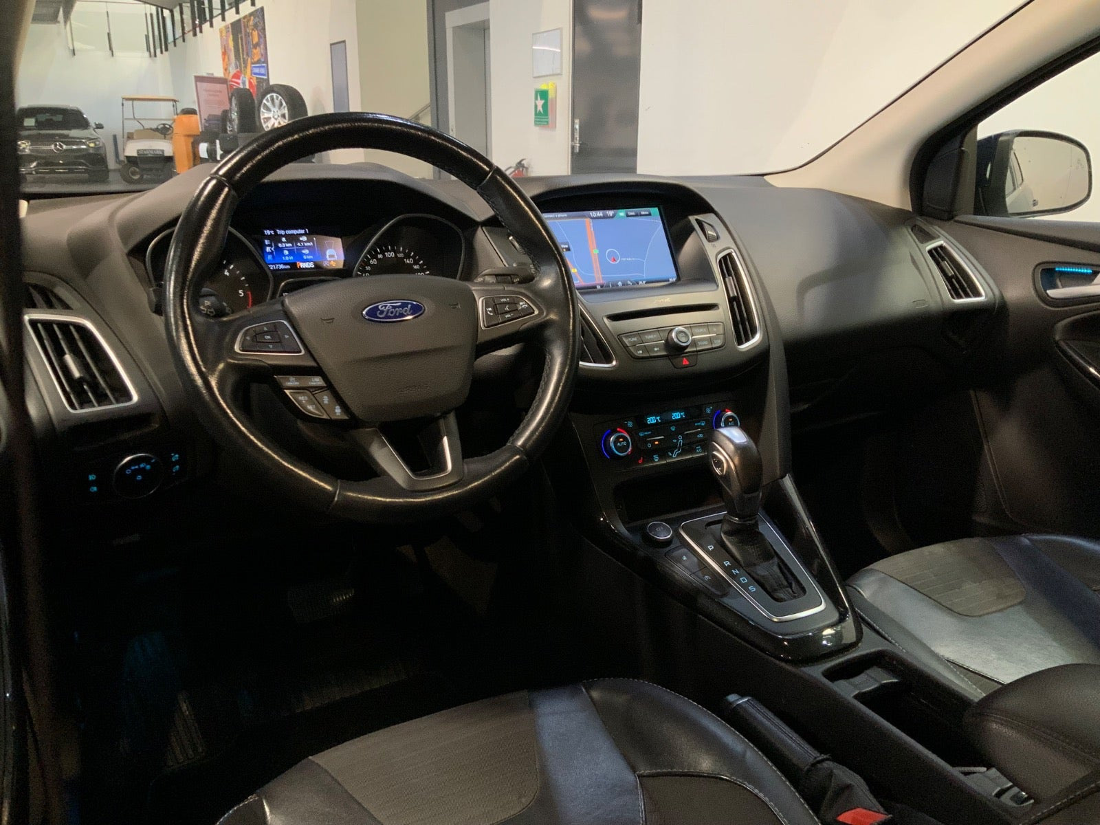 Blå Ford Focus fra 2016