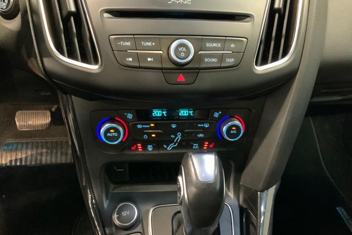 Blå Ford Focus fra 2016