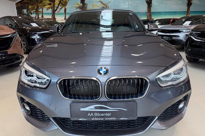 Sort BMW 118d fra 2019