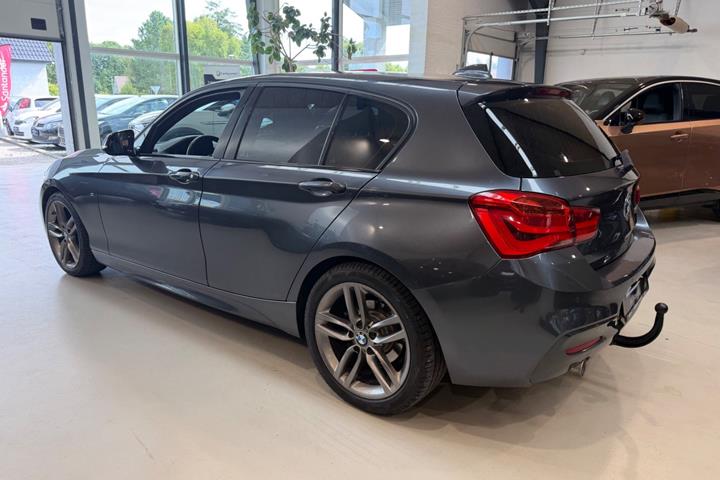 Sort BMW 118d fra 2019