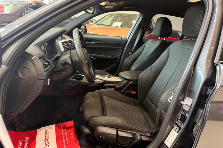 Sort BMW 118d fra 2019