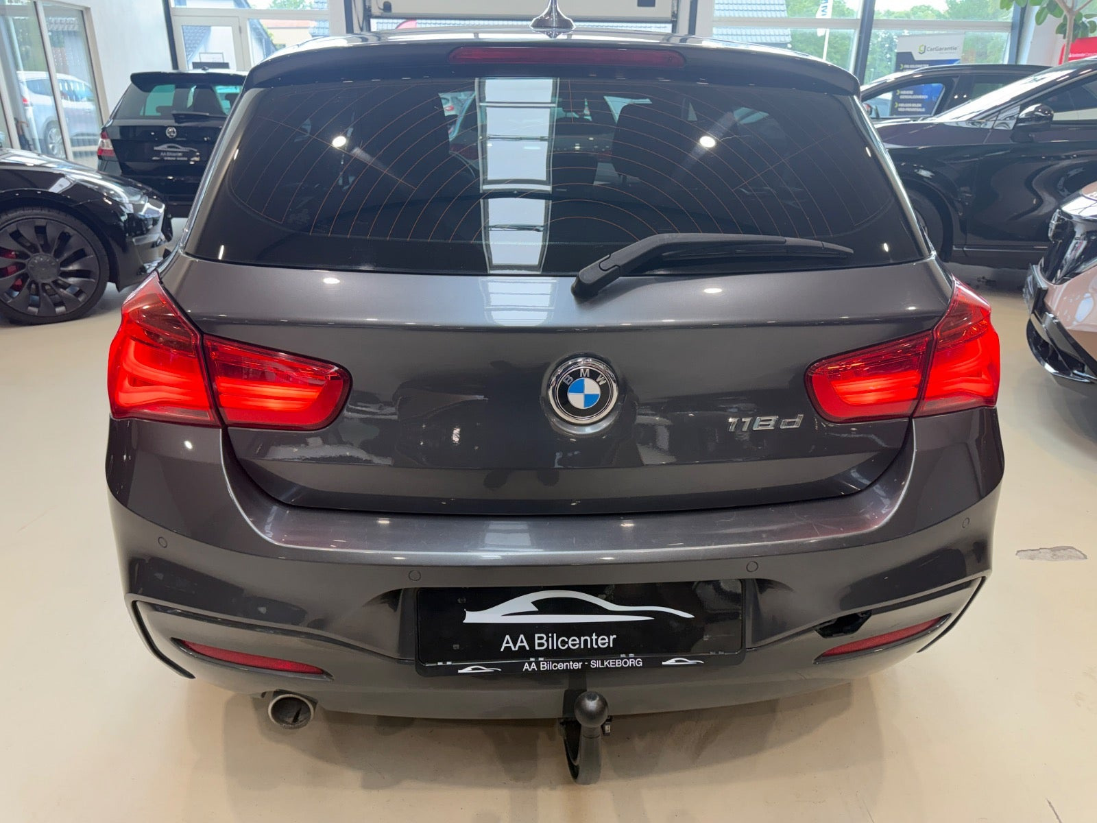 Sort BMW 118d fra 2019