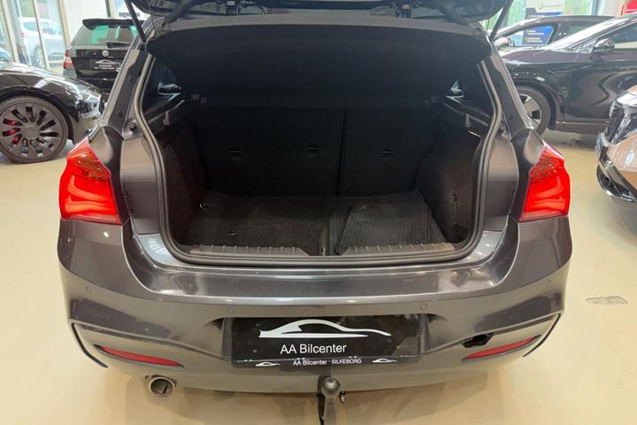 Sort BMW 118d fra 2019