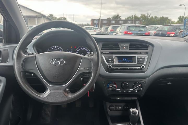Sort Hyundai i20 fra 2016
