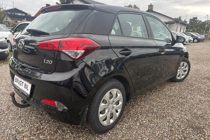 Sort Hyundai i20 fra 2016