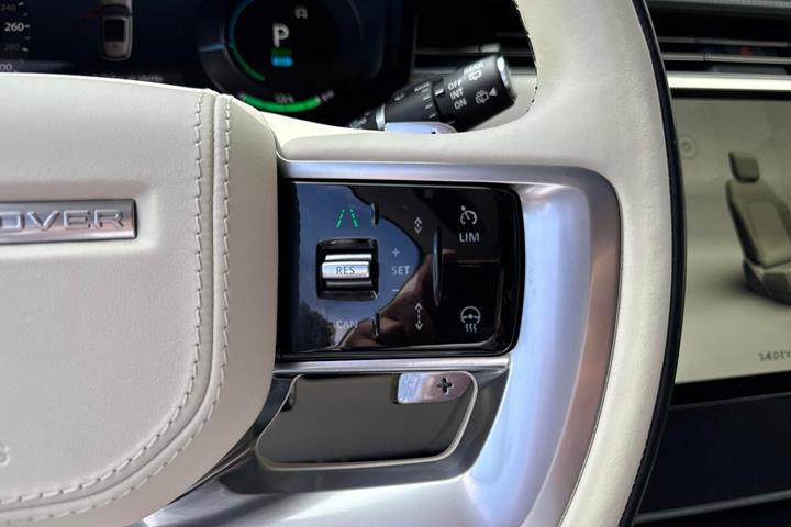 Grøn Land Rover Range Rover fra 2024