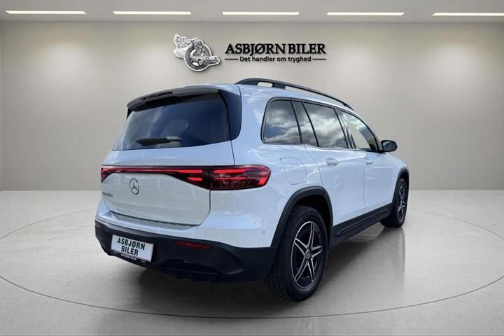 Hvid Mercedes EQB250+ fra 2025