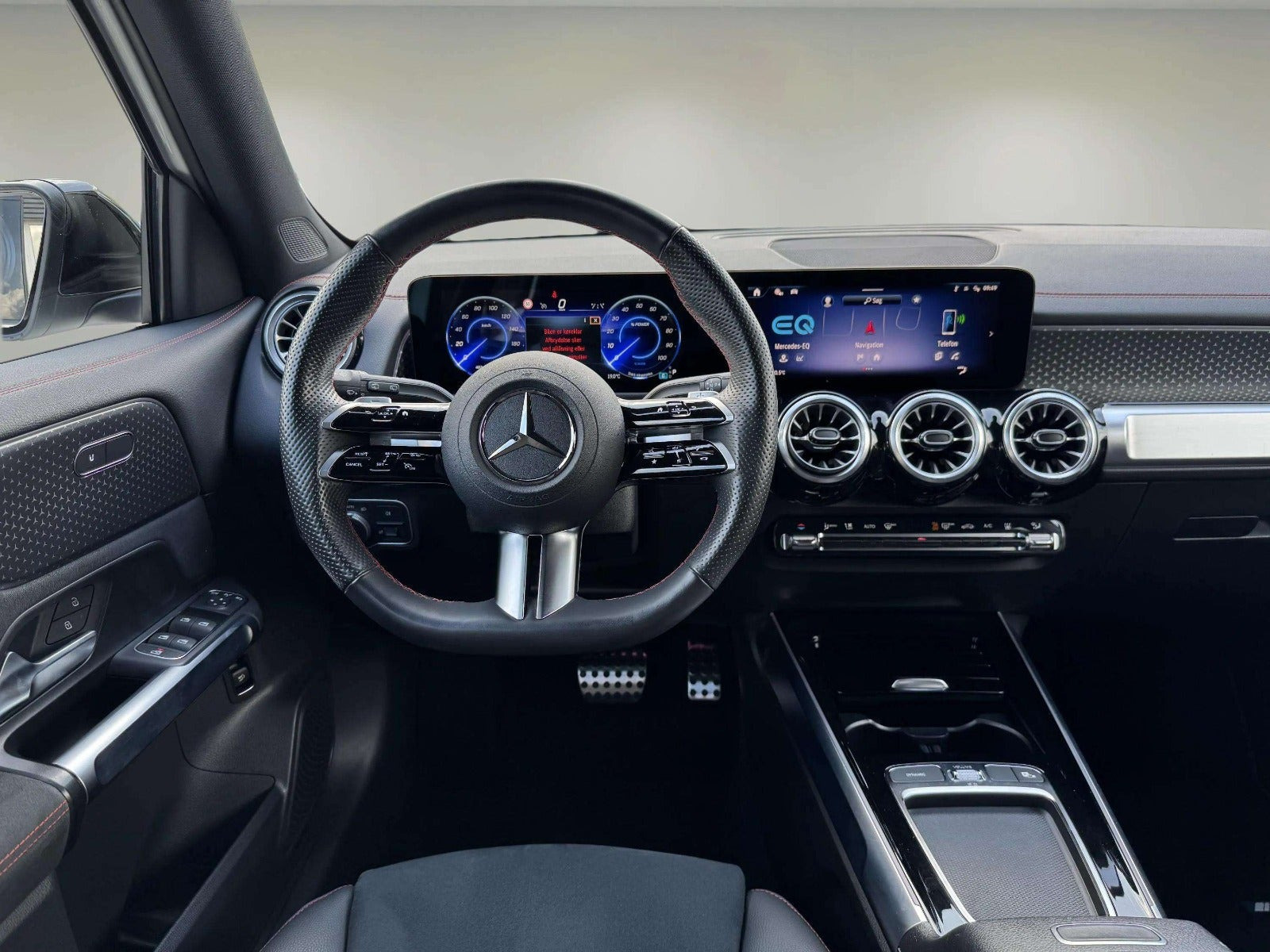 Hvid Mercedes EQB250+ fra 2025
