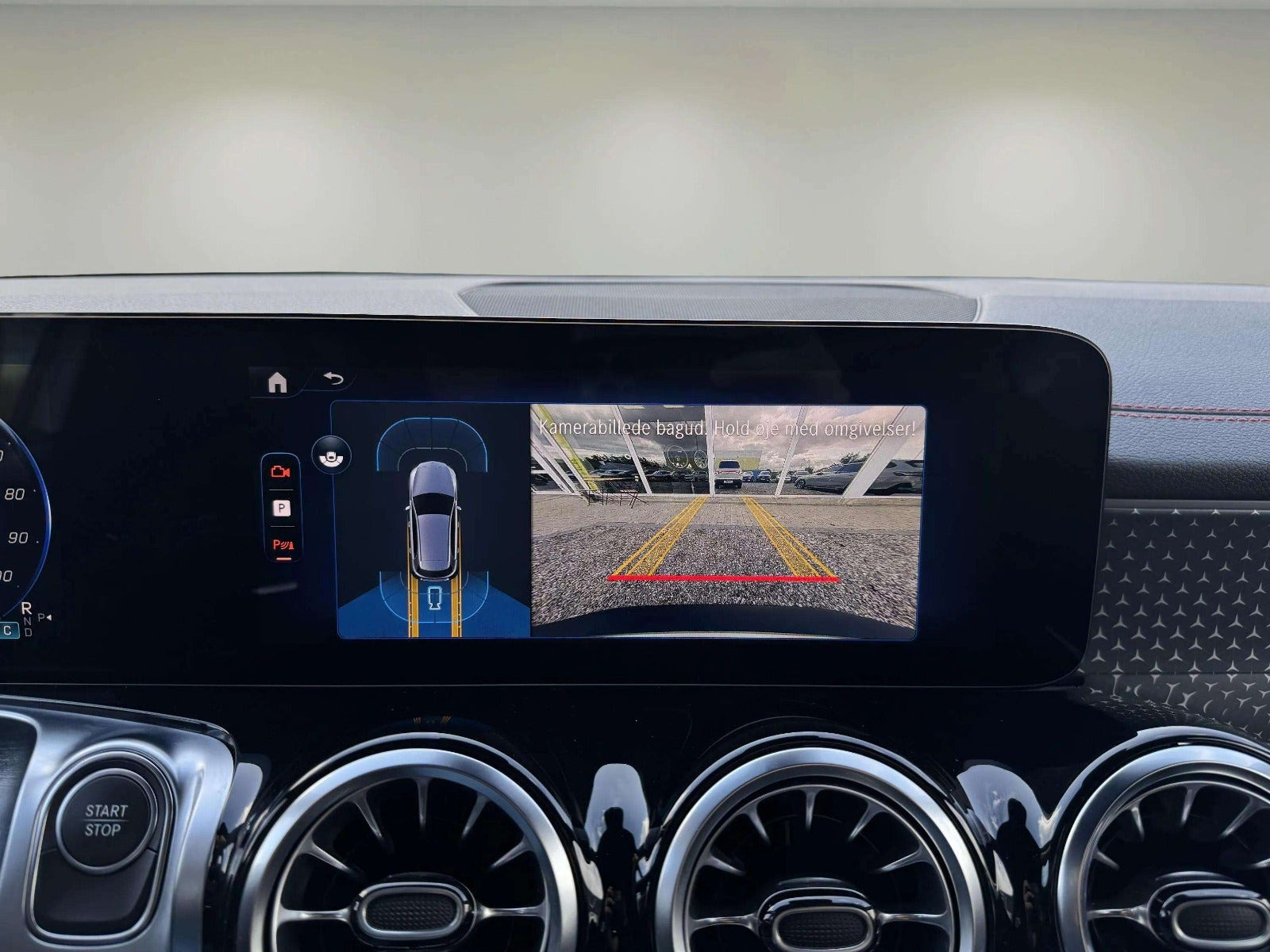 Hvid Mercedes EQB250+ fra 2025