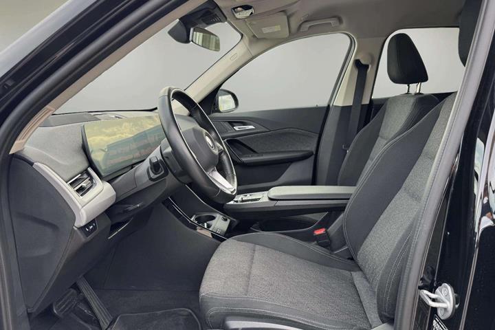 Sort BMW iX1 fra 2023