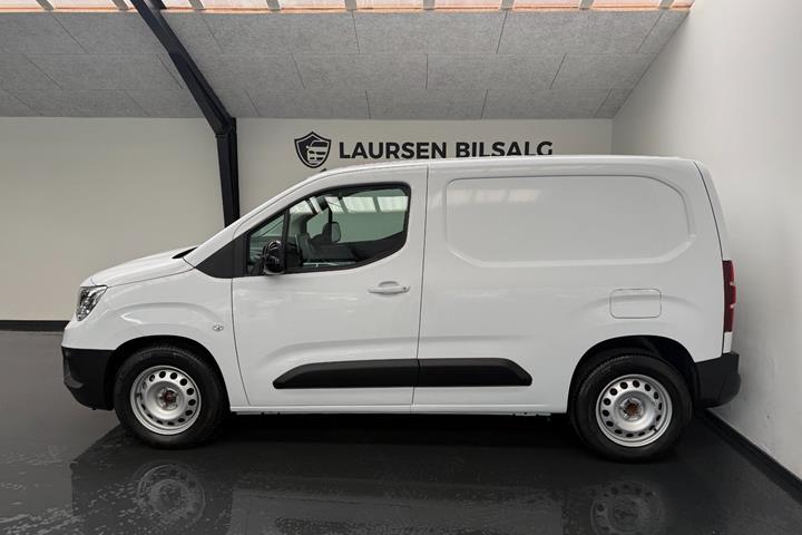 Hvid Opel Combo-e fra 2024