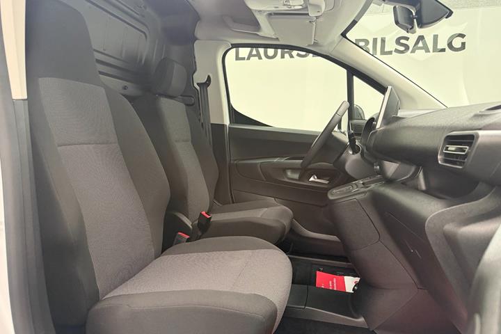Hvid Opel Combo-e fra 2024