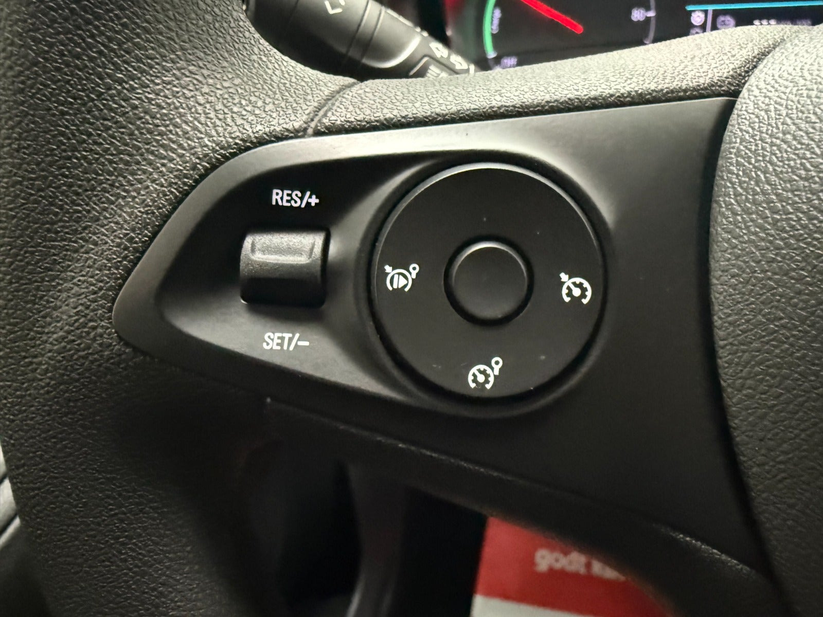 Hvid Opel Combo-e fra 2024