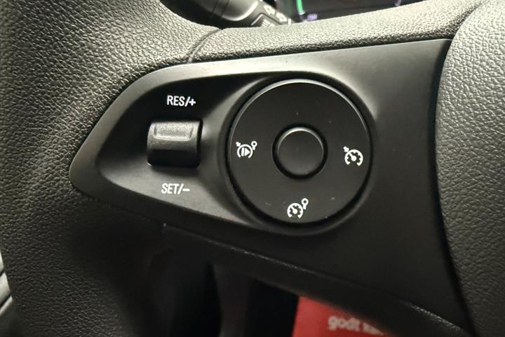 Hvid Opel Combo-e fra 2024