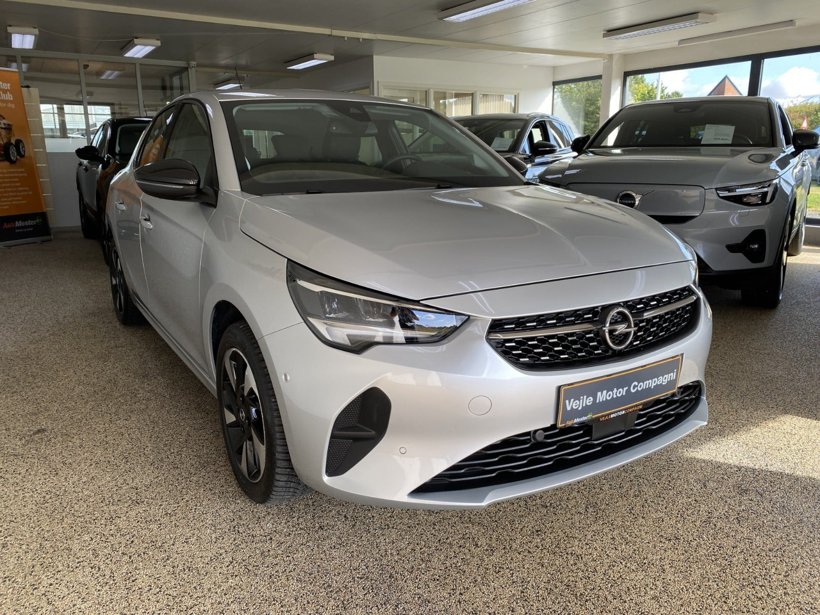 Sølv Opel Corsa-e fra 2023