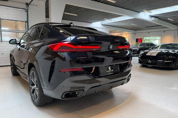 Sort BMW X6 fra 2022