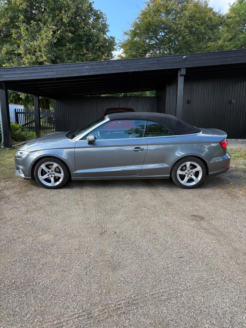 Grå Audi A3 fra 2019