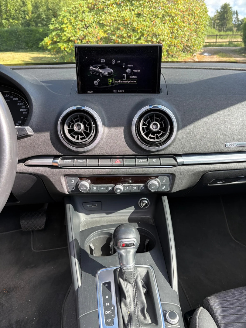 Grå Audi A3 fra 2019