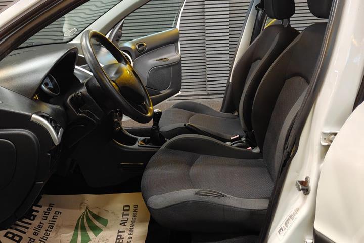 undefined Peugeot 206+ fra 2011