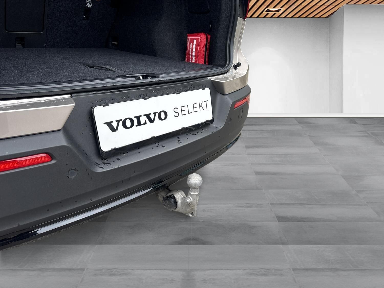 Beige Volvo XC40 fra 2024
