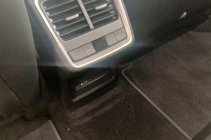 Sort Skoda Enyaq fra 2026