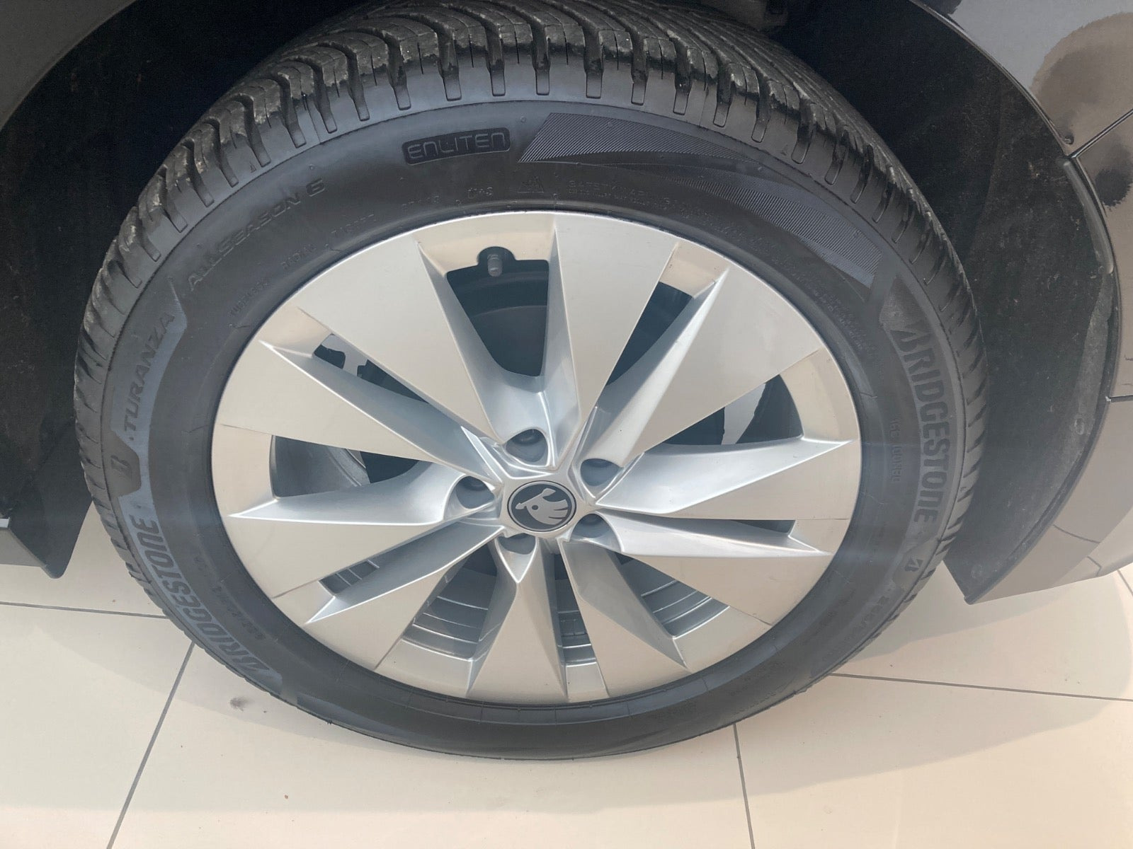 Sort Skoda Enyaq fra 2026