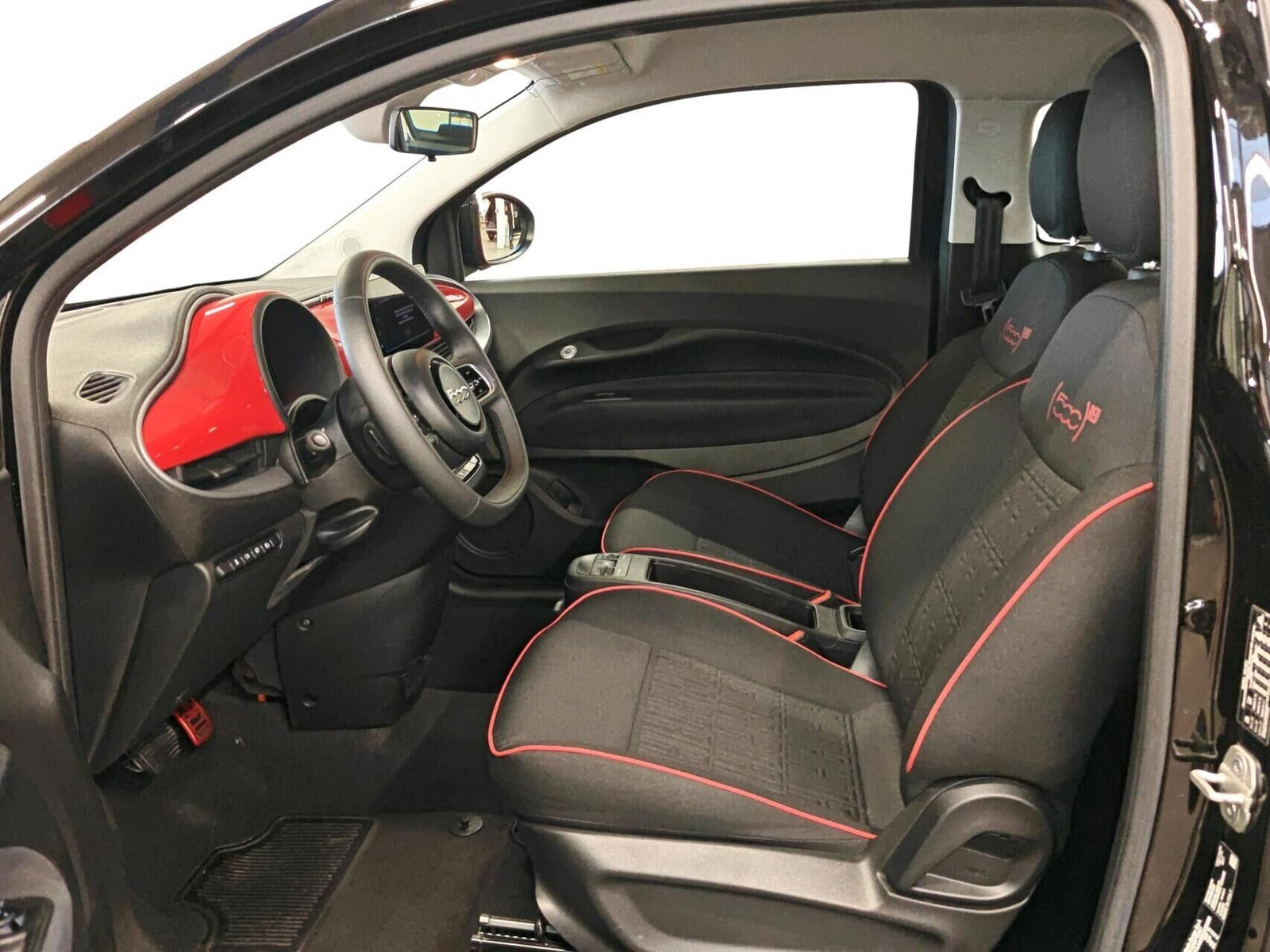 Sort Fiat 500e fra 2025