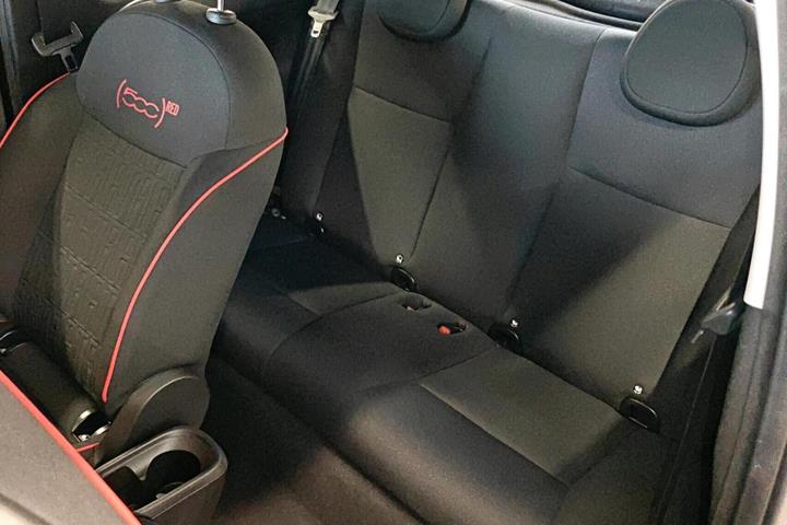 Sort Fiat 500e fra 2025