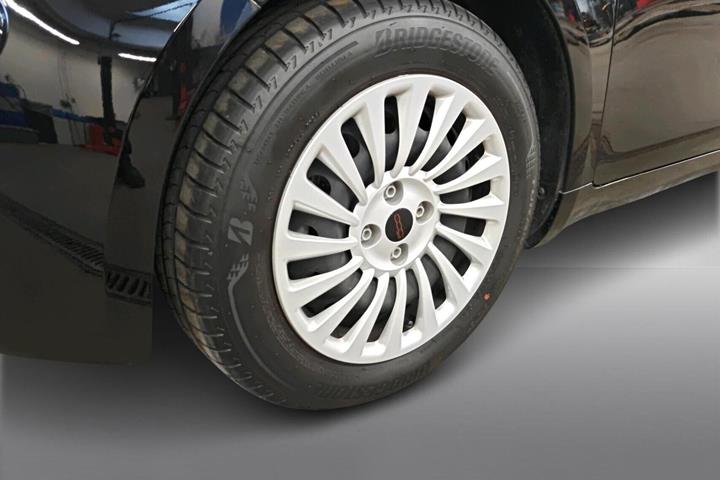 Sort Fiat 500e fra 2025