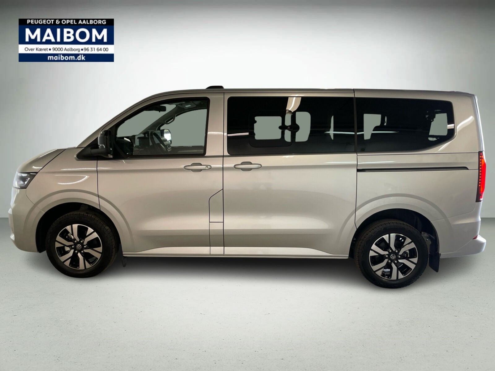 Sølv VW e-Caravelle fra 2026