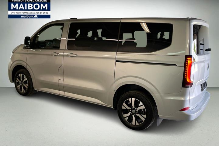 Sølv VW e-Caravelle fra 2026
