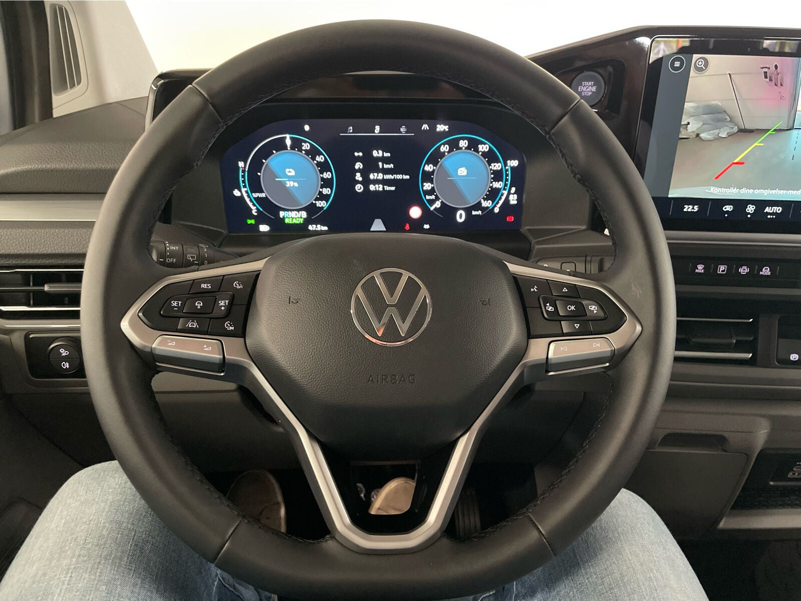 Sølv VW e-Caravelle fra 2026