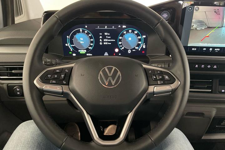 Sølv VW e-Caravelle fra 2026