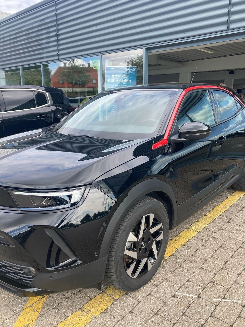 Sort Opel Mokka-e fra 2023