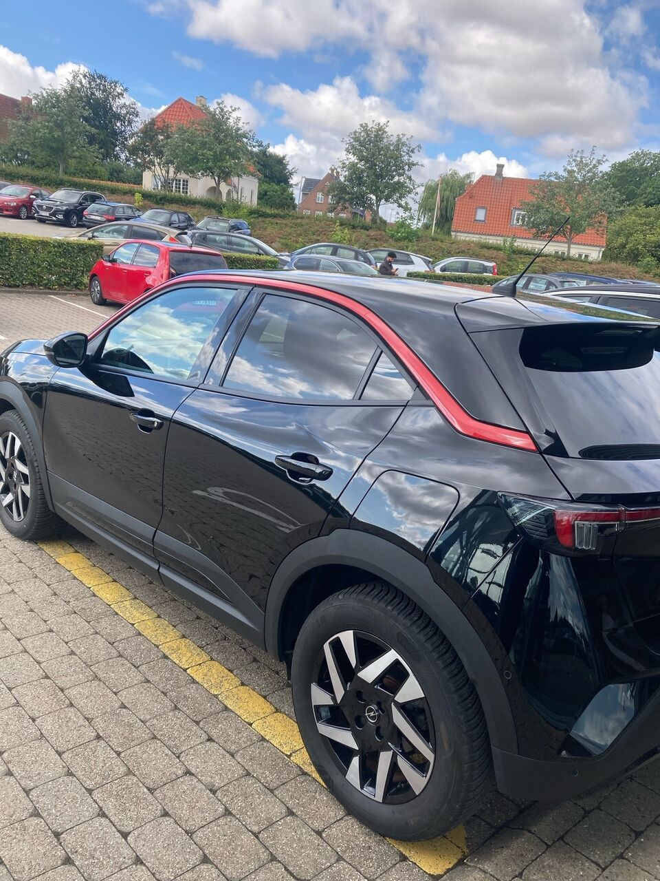 Sort Opel Mokka-e fra 2023