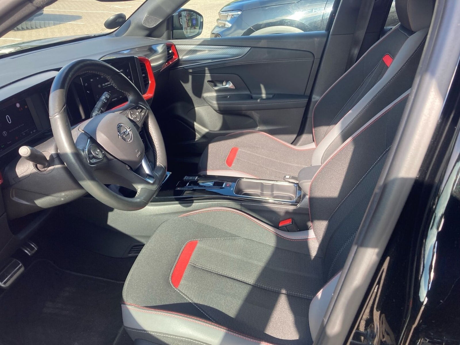 Sort Opel Mokka-e fra 2023